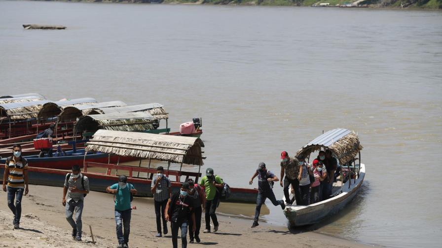 México prevé oleadas “constantes y crecientes” de migrantes