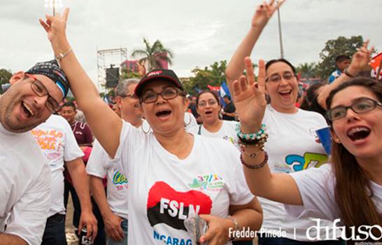Los jueces titulares de los Juzgados de Adolescentes de Managua celebrando al oficialismo en sus manifestaciones partidarias. 