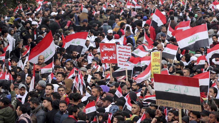 Miles de personas protestan en Bagdad contra tropas de EEUU
