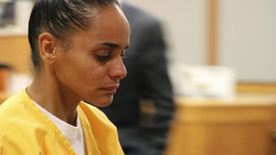 Sentencian a 60 años de cárcel a mujer que quemó a su novio Sentencian a 60 años de cárcel a mujer que quemó a su novio