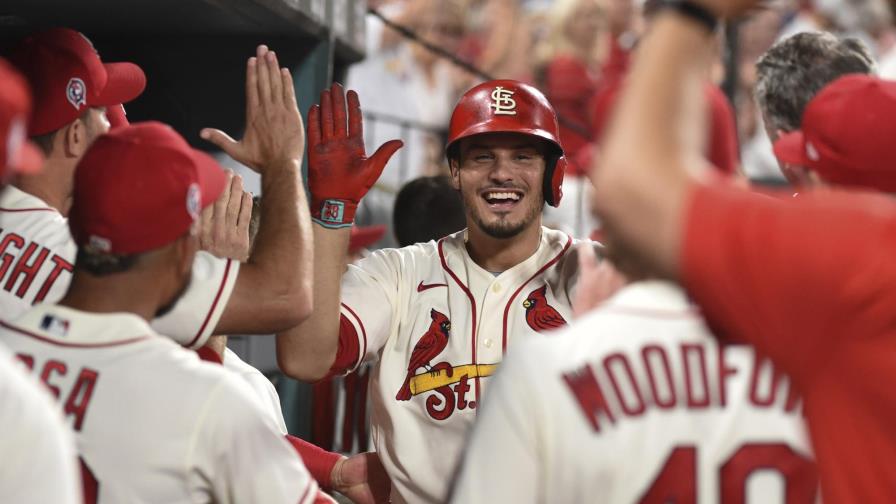 Arenado llega a 30 vuelacercas; Cardenales vencen a Rojos