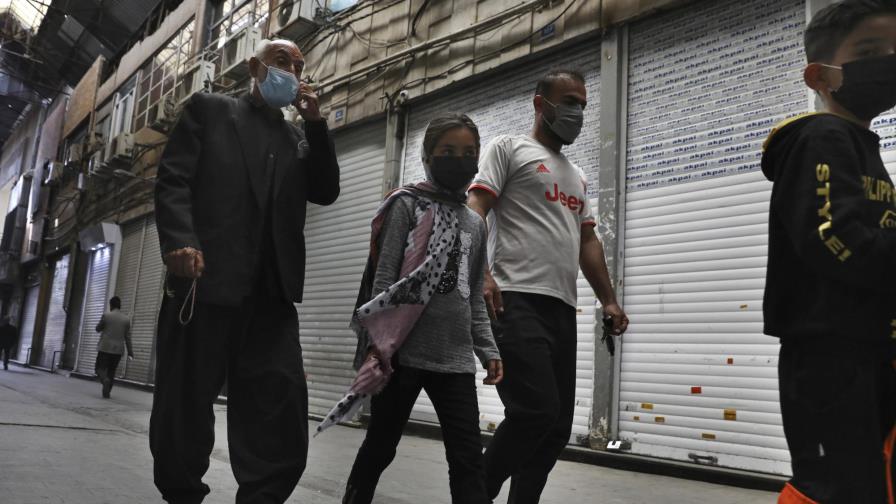 Irán ordena encierro por coronavirus; 4ta ola de infecciones