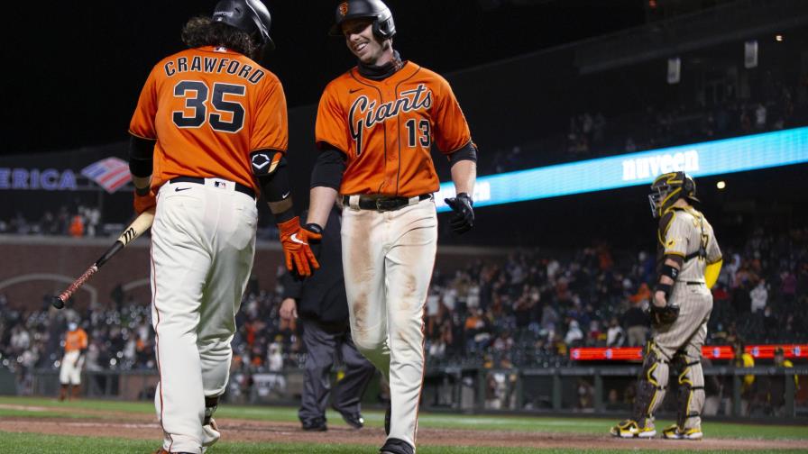 Gigantes superan a Padres 5-4 con jonrón de Slater en el 7mo Gigantes superan a Padres 5-4 con jonrón de Slater en el 7mo