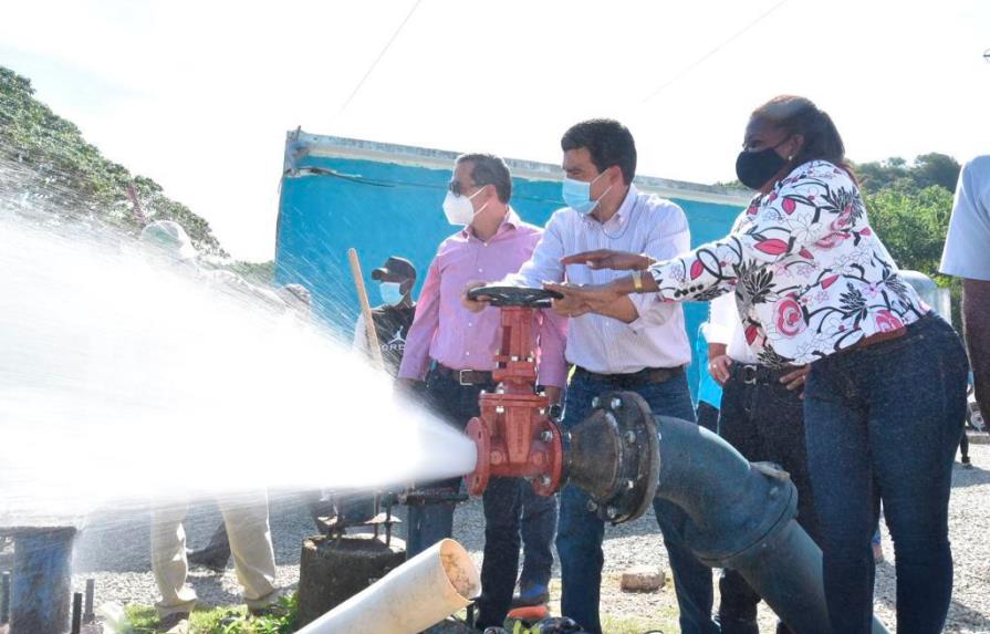 Inapa garantiza mejoría servicio de agua en comunidades de San Cristóbal