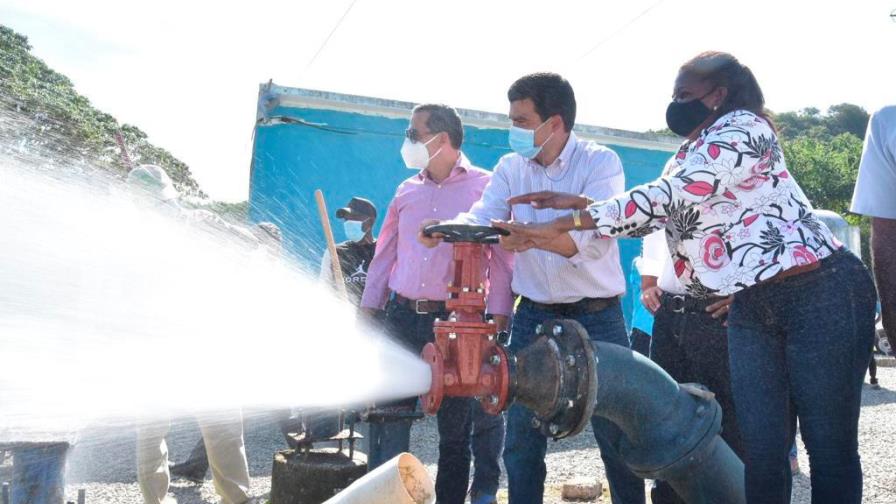 Inapa garantiza mejoría servicio de agua en comunidades de San Cristóbal