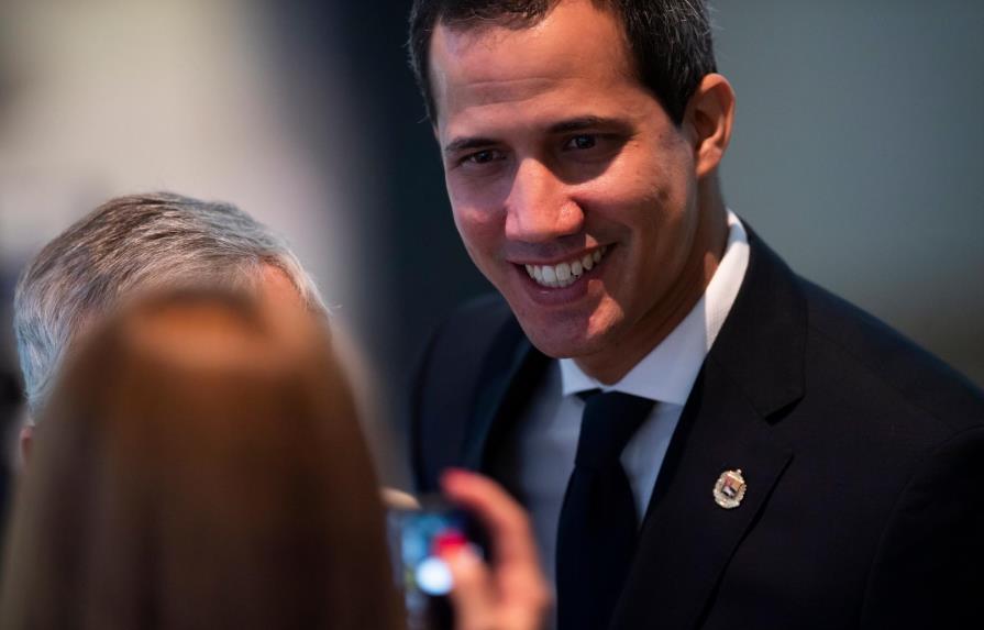 Ministra española recibirá a Guaidó como presidente encargado de Venezuela