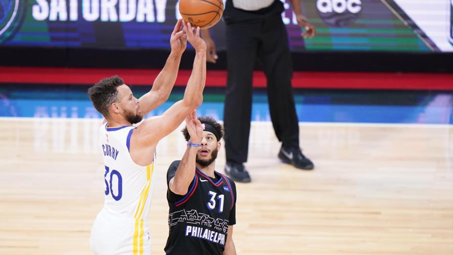 Stephen Curry haciendo historia con triples Stephen Curry haciendo historia con triples