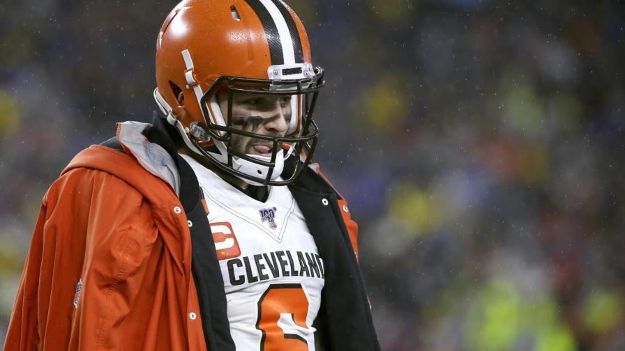 Browns: Mayfield termina conferencia frustrado por pregunta