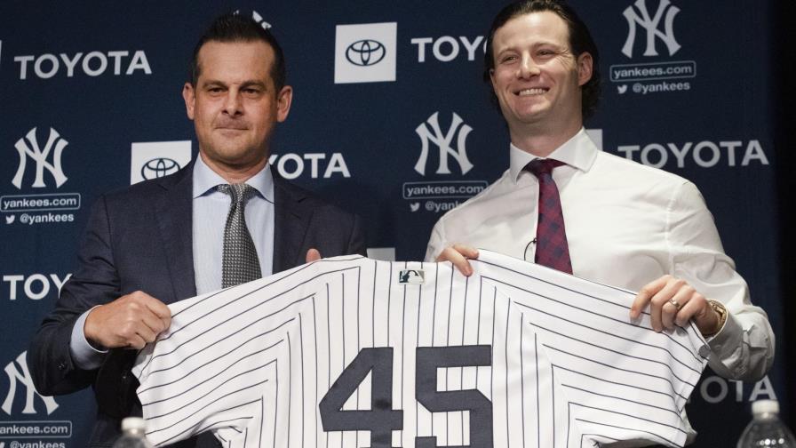 Yanquis y Cole firman histórico contrato por 9 temporadas