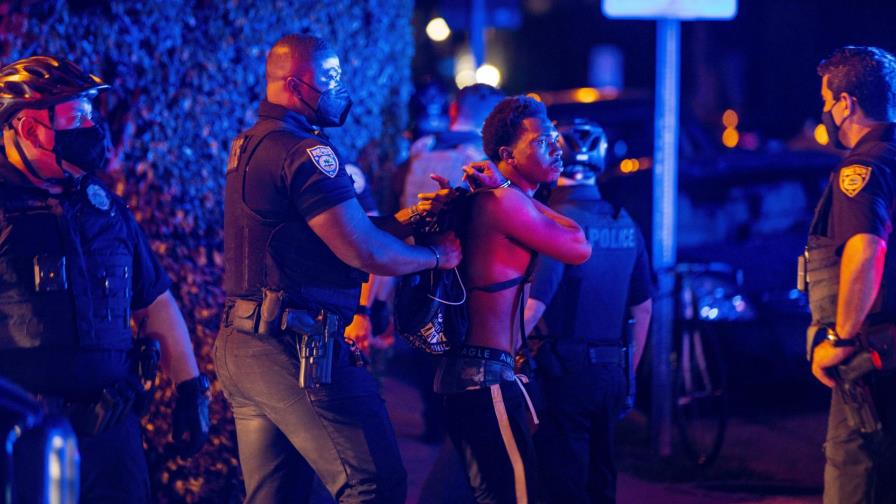 Miami sopesa toque de queda por fiestas del Spring Break