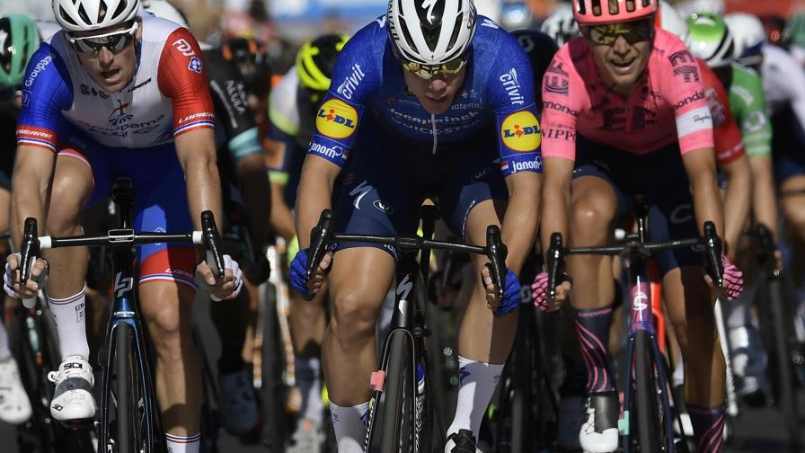Jakobsen se reencuentra con la victoria en la Vuelta