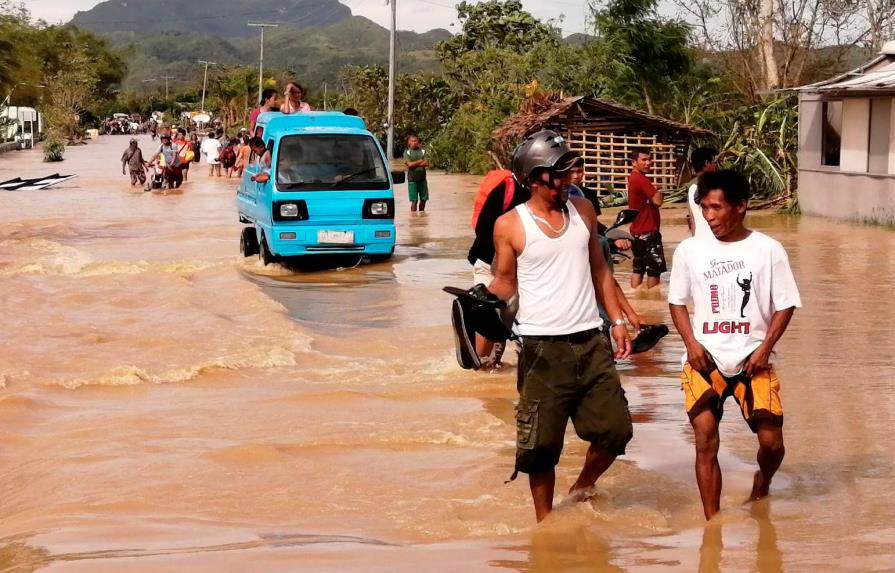 Suben a 50 los muertos por el tifón Phanfone en Filipinas