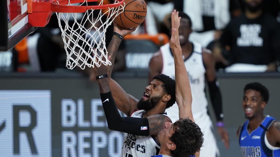 Clippers apabullan a Mavs y están arriba por 3-2