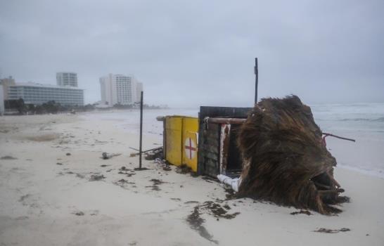 Huracán Delta avanza por Golfo de México tras azotar Yucatán