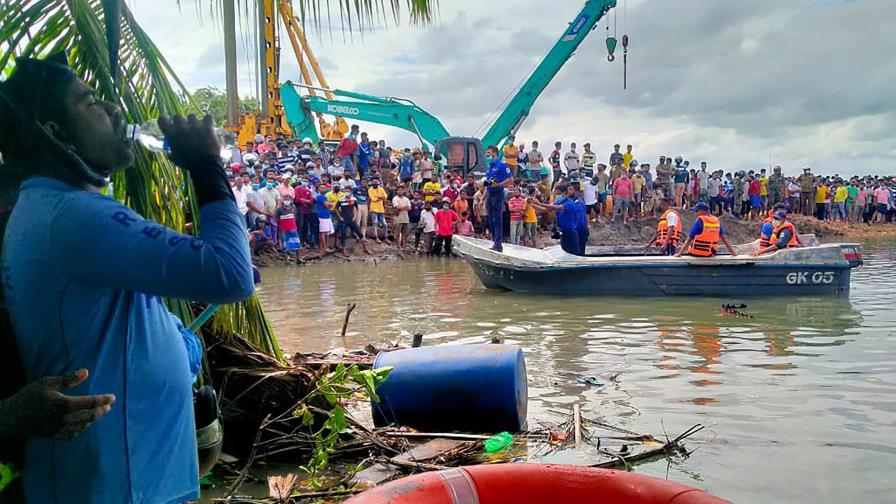 Al menos 6 muertos en un naufragio en Sri Lanka