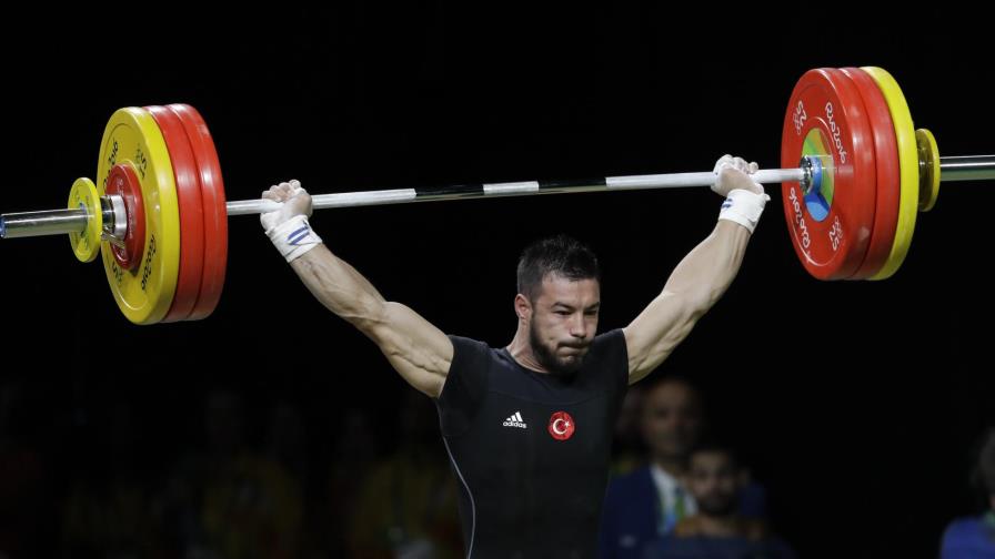 Campeón de halterofilia da positivo en prueba antidopaje