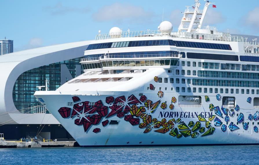 Jueza: Norwegian Cruise puede pedir prueba de vacunación
