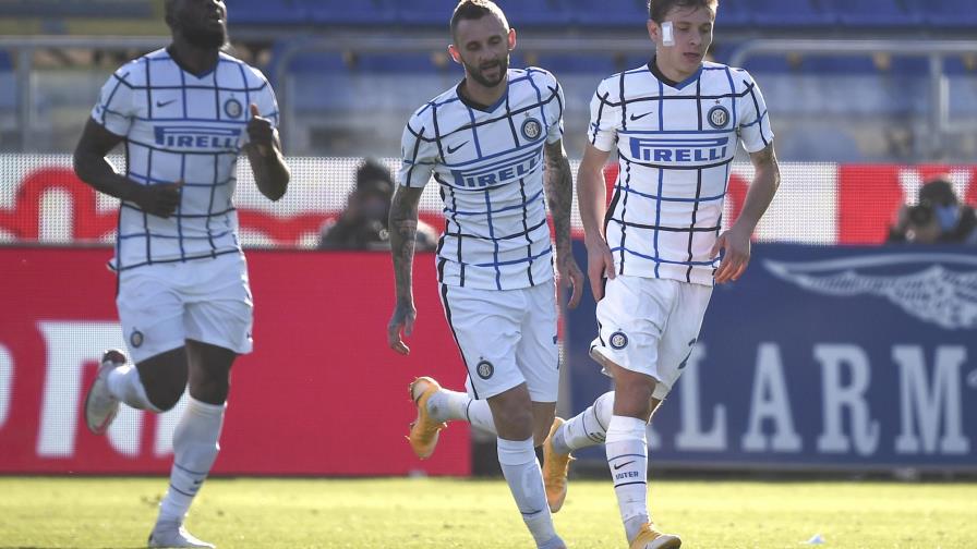 Inter apabulla al final para vencer 3-1 a Cagliari Inter apabulla al final para vencer 3-1 a Cagliari