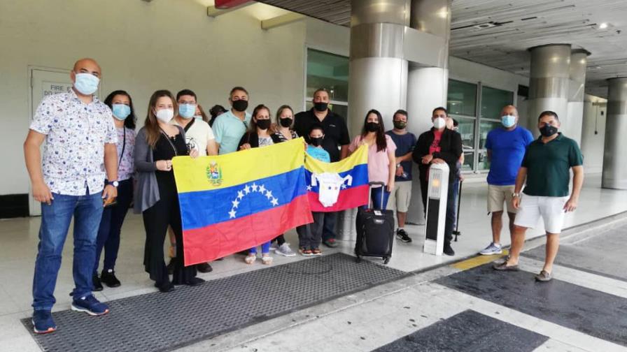 Miles de latinoamericanos estancados en EEUU por la pandemia