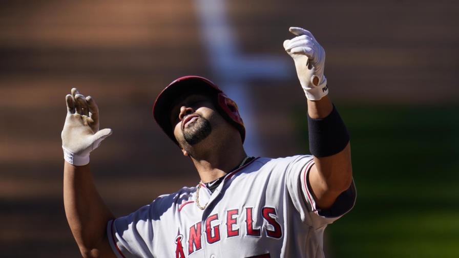 Pujols llega a 660 jonrones e iguala a Mays