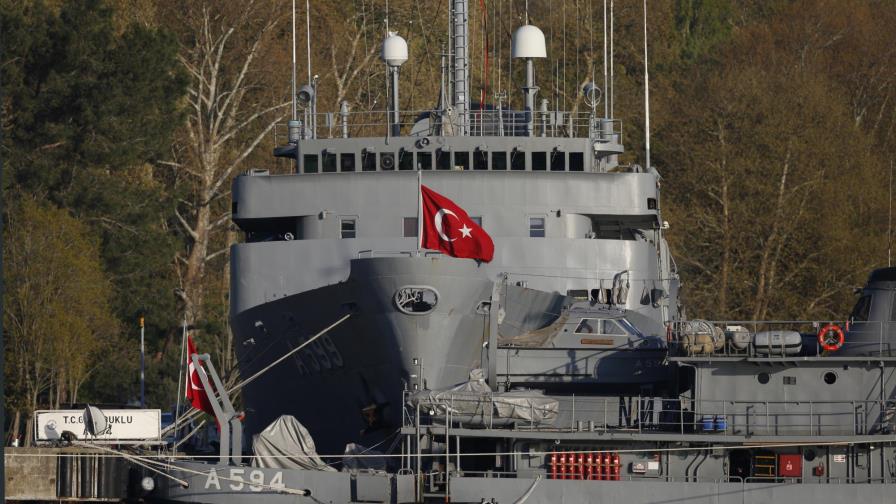 Turquía detiene a exalmirantes por comunicado sobre tratado