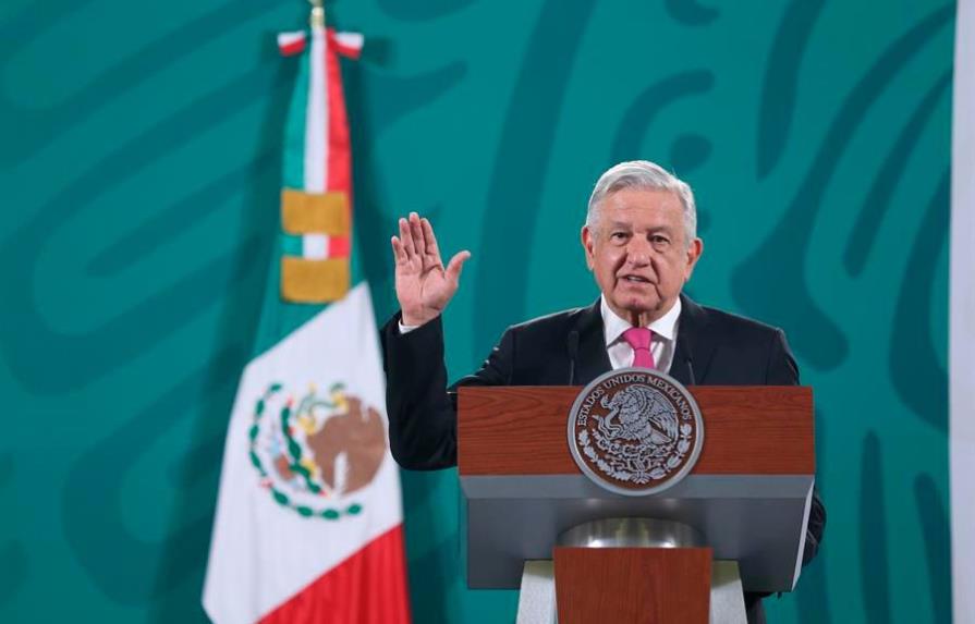 López Obrador denuncia un “atentado a la democracia” del Instituto Electoral
