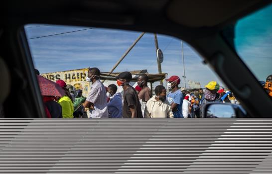 Confinamiento revive el fantasma del apartheid en Sudáfrica