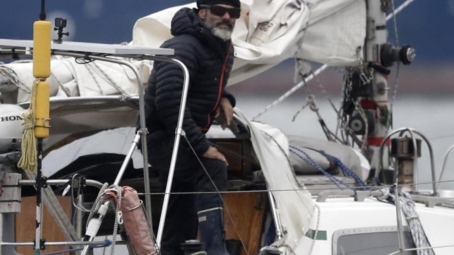 Argentino cruza en velero el Atlántico para ver a sus padres Argentino cruza en velero el Atlántico para ver a sus padres