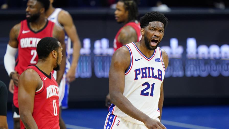 Embiid guía a 76ers a victoria sobre diezmados Rockets