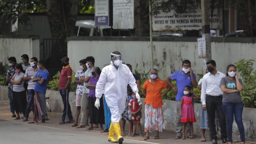 India suma 72.000 casos, impone normas para festivales