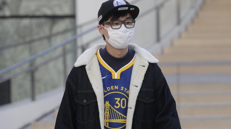 Fuentes AP: Virus haría que ligas corten acceso a vestuarios