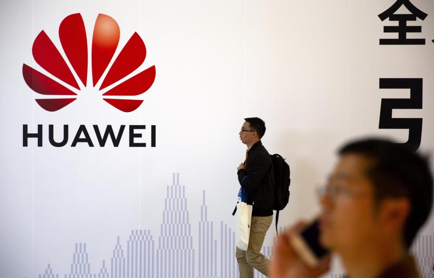 Huawei queda sin chips para celulares por sanciones de Estados Unidos