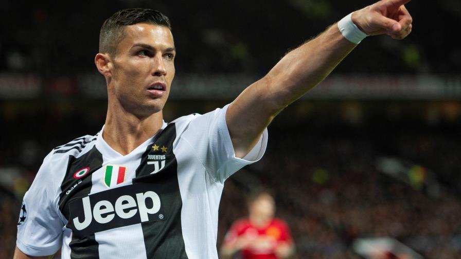 Oficial: Cristiano Ronaldo ficha con el Manchester United Oficial: Cristiano Ronaldo ficha con el Manchester United