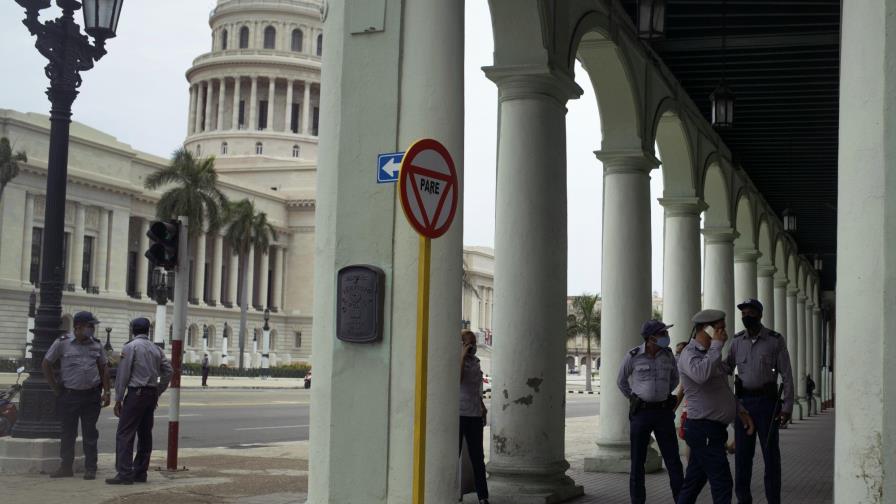Presidente cubano Díaz-Canel hace autocrítica sobre las protestas