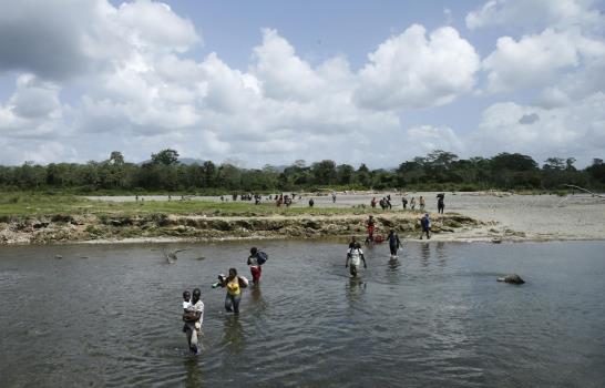Se reactiva arriesgado flujo migratorio por selva de Panamá