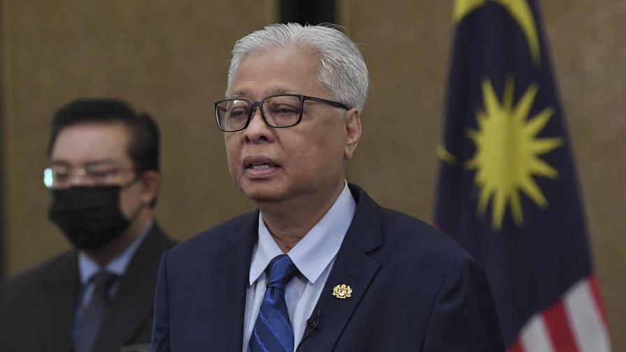 Primer ministro de Malasia se aísla, falta a investidura Primer ministro de Malasia se aísla, falta a investidura