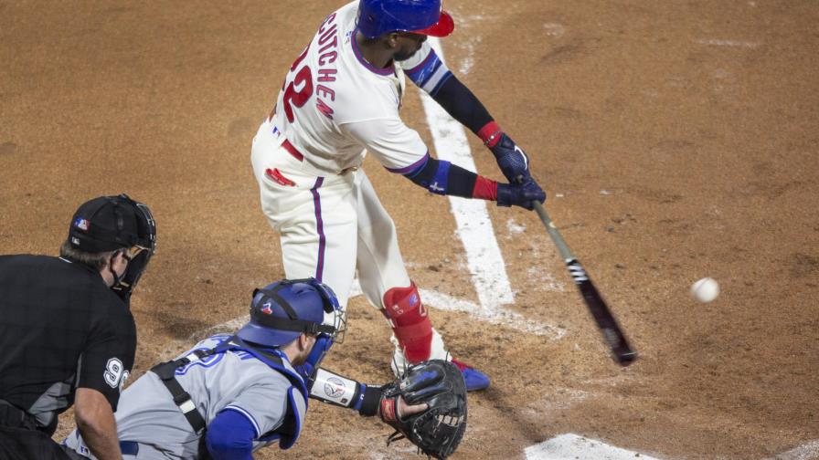 Velásquez y McCutchen guían a Filis a triunfo ante Azulejos