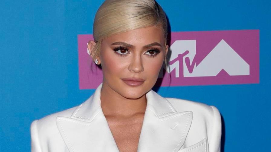Kylie Jenner dona 1 millón de dólares a hospitales de California por COVID-19 Kylie Jenner dona 1 millón de dólares a hospitales de California por COVID-19