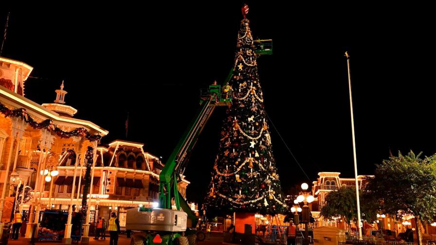 Disney World pasa sin transición de Halloween a una Navidad adelantada