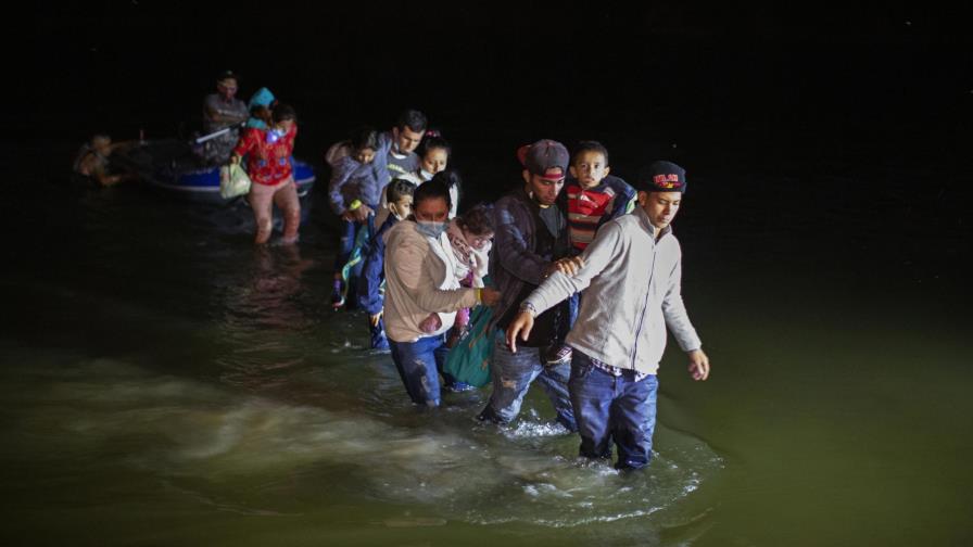 EEUU comienza a reunir a familias de inmigrantes separadas