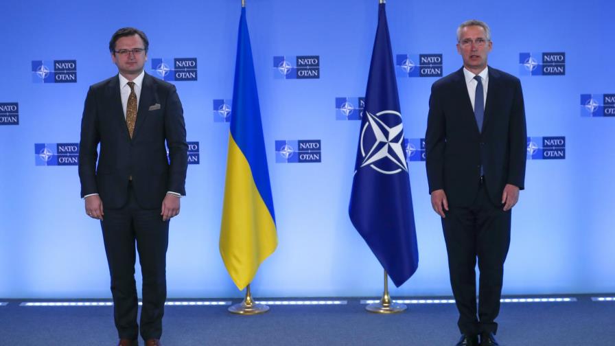 OTAN advierte a Rusia sobre acumular tropas cerca de Ucrania