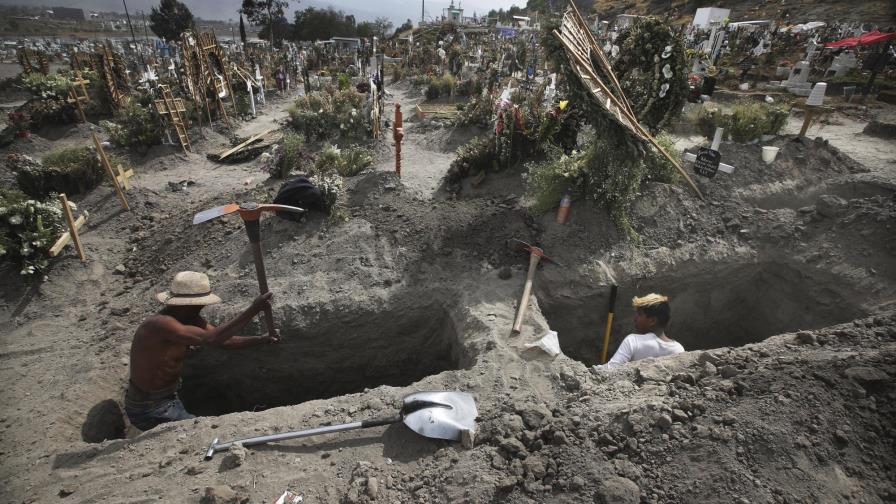 México reabre hospital temporal por repunte del COVID-19