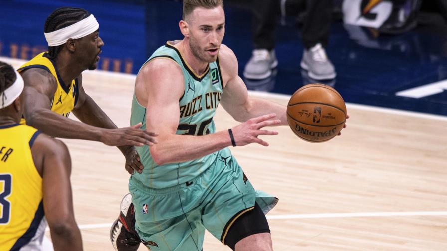 Diezmados Hornets aplastan a decaídos Pacers