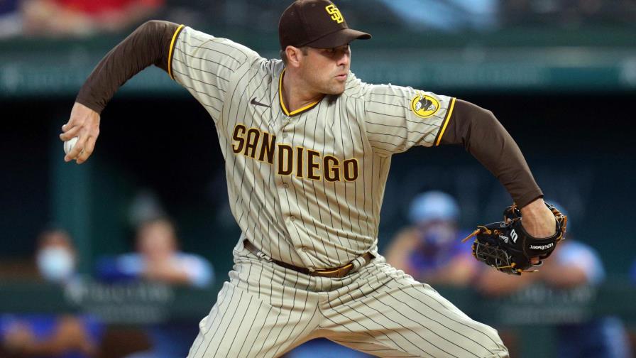 Bullpen de Padres brilla en triunfo de 2-0 sobre Rangers