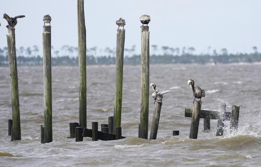 Claudette trae lluvias a costa de EEUU en el Golfo de México