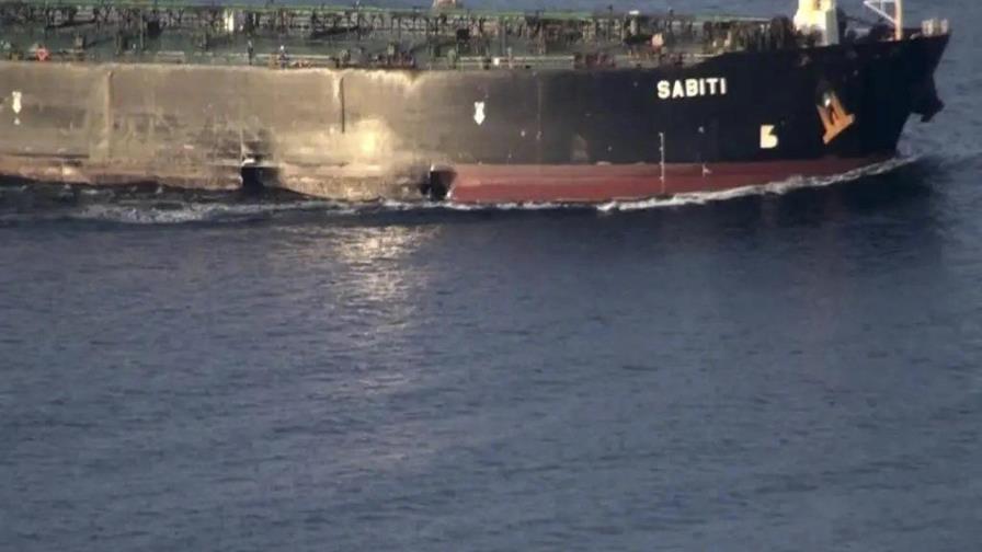 Imágenes muestran daños en un petrolero iraní atacado