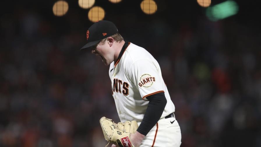 Gigantes blanquean a Dodgers en inicio de serie divisional