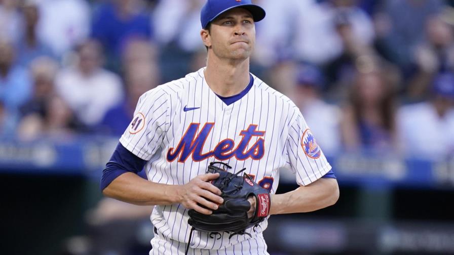 DeGrom deja partido ante Cachorros por lesión en el hombro