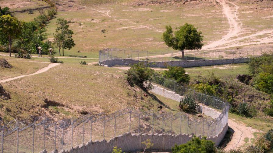 Respecto al muro en la frontera, Estados Unidos cree  que RD debe buscar su propia protección