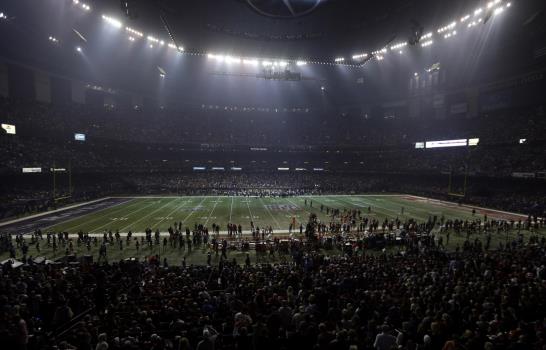 Ravens y 49ers se enfrentan en choque de titanes